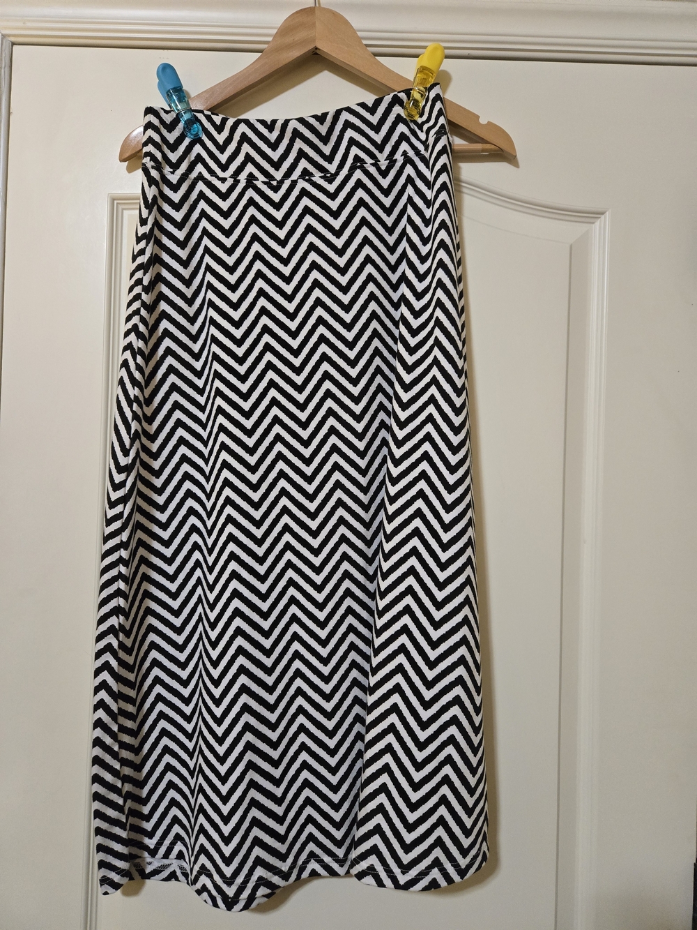 Jane Ashley Black and White Chevron A-Line Skirt